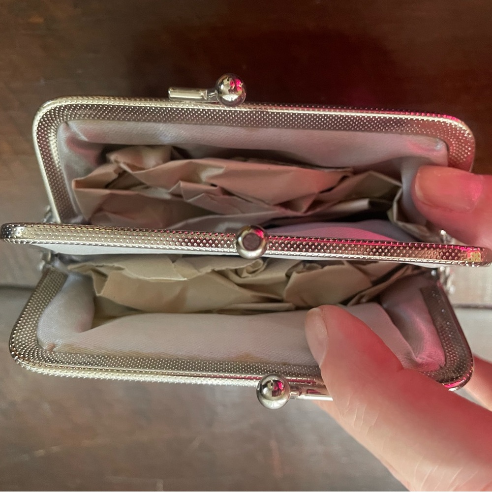 Silver tone mesh clutch/pouch. - Picture 6 of 6